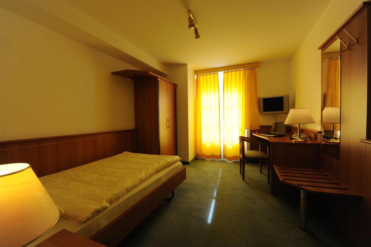 Hotel Engel Zofingen Bilik gambar